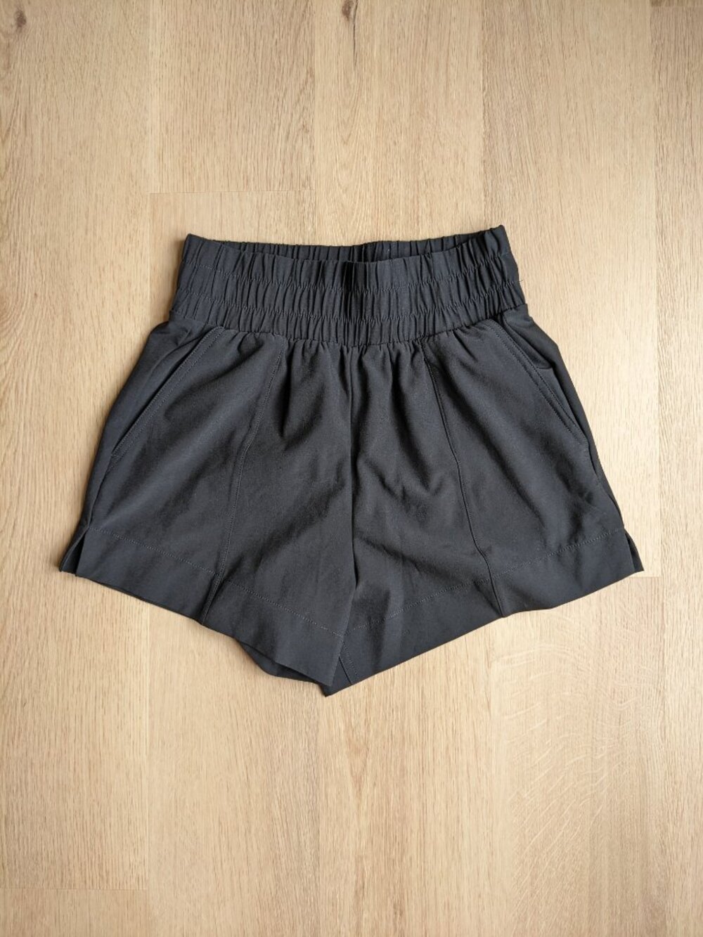 A&F black/dark gray high waisted athletic shorts with pockets, size XXS